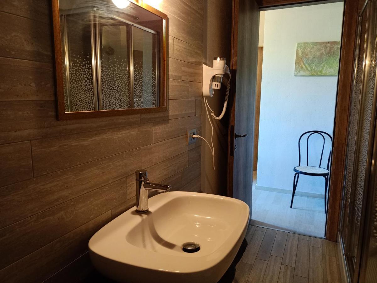 Vite Dipinte 1 Bilocale In Langa Apartment Novello Ngoại thất bức ảnh