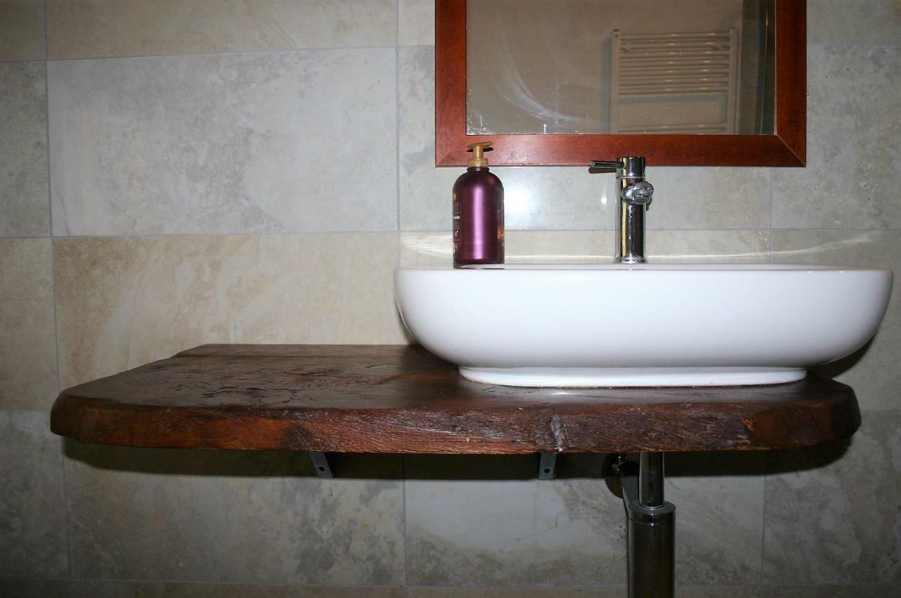 Vite Dipinte 1 Bilocale In Langa Apartment Novello Ngoại thất bức ảnh